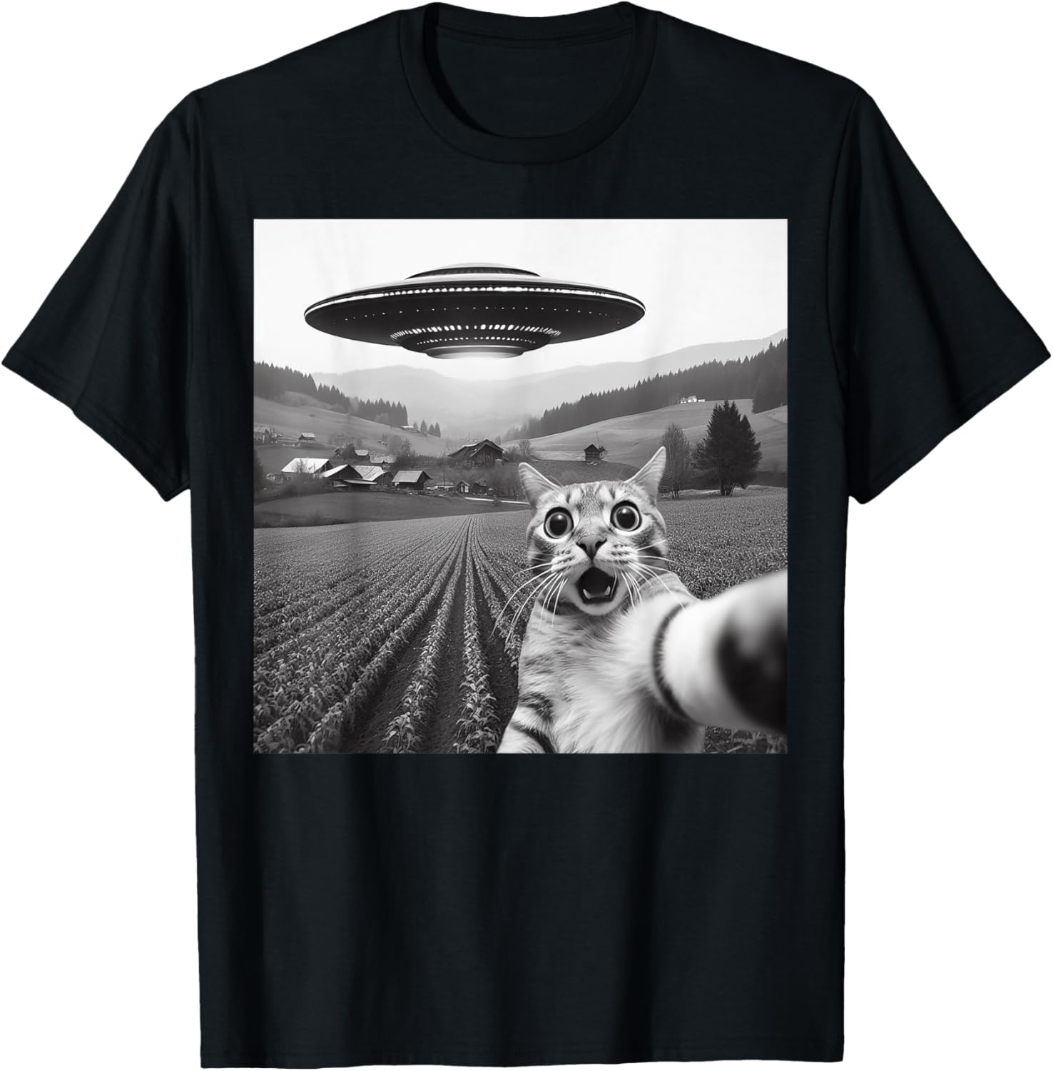 Cat Selfie With Alien UFO Funny Cat Gifts For Men Women Kid T-Shirt